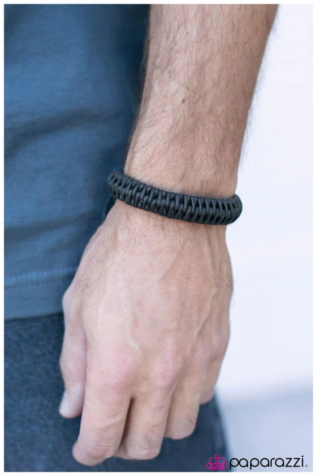Paparazzi Bracelet ~ Its a Plain Shame - Black