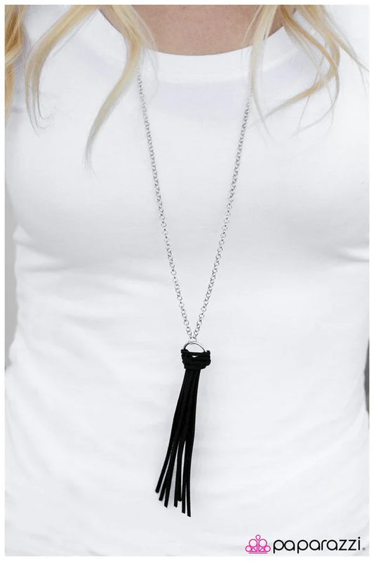 Paparazzi Necklace ~ FRINGE with Benefits - Black