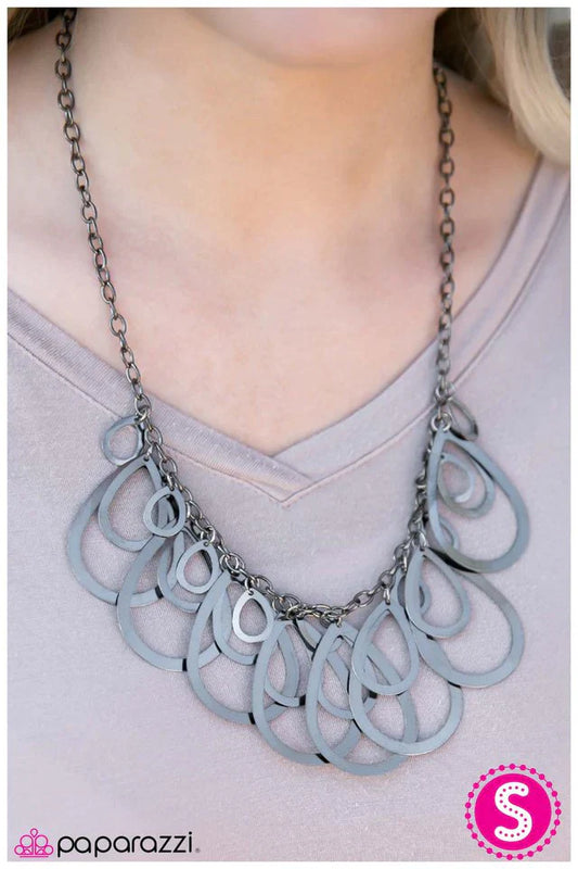 Paparazzi Necklace ~ Look Out Below! - Black