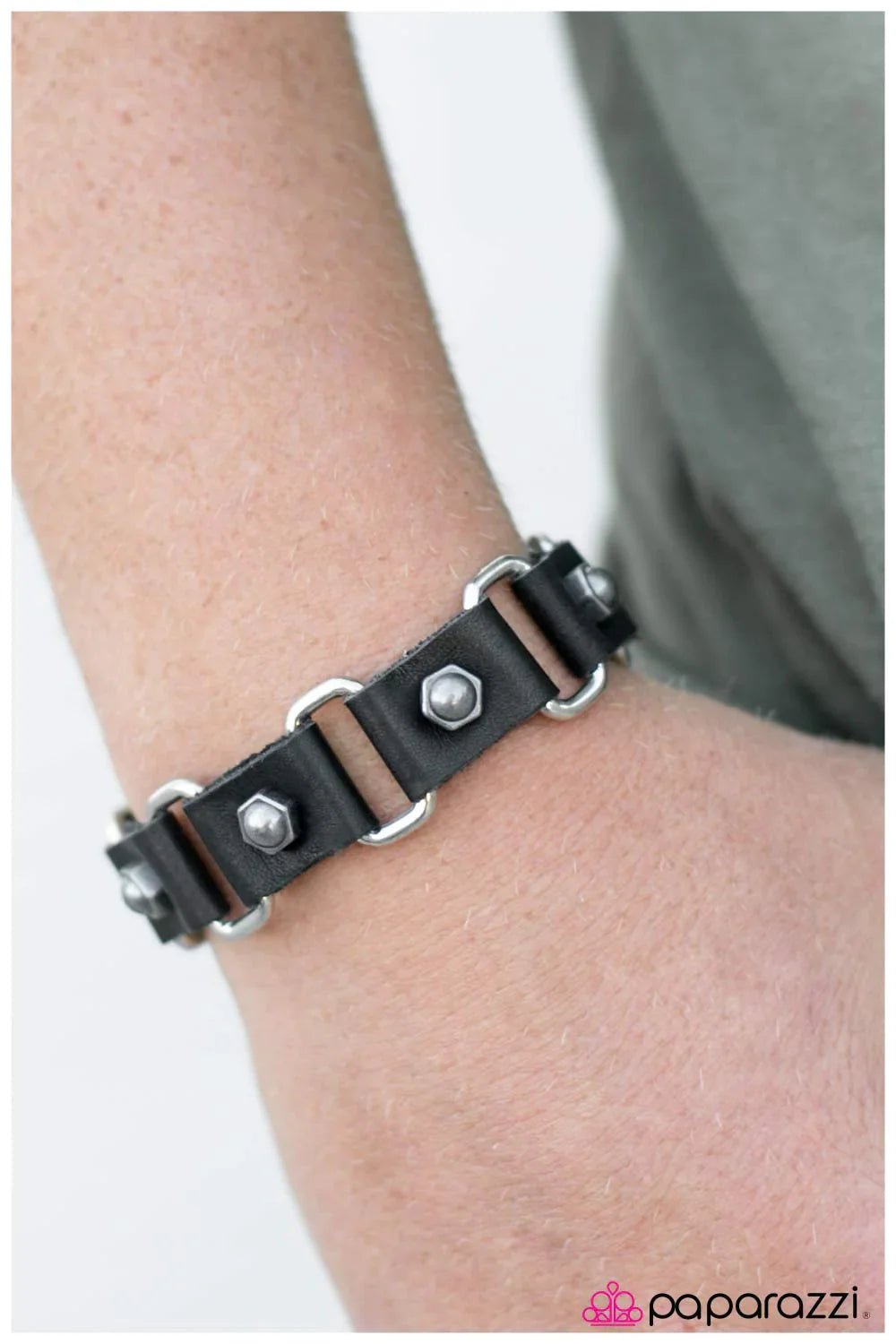 Paparazzi Bracelet ~ Buckle Up and Enjoy The Ride  - Black