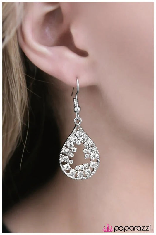 Paparazzi Earring ~ The Princess Diaries - White