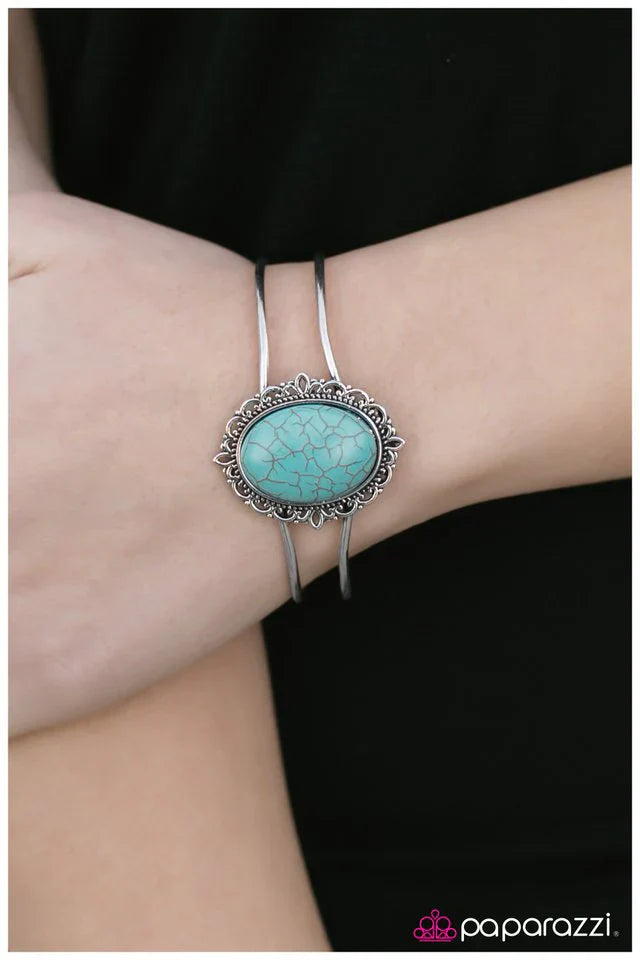 Paparazzi Bracelet ~ The Grand Tour - Blue
