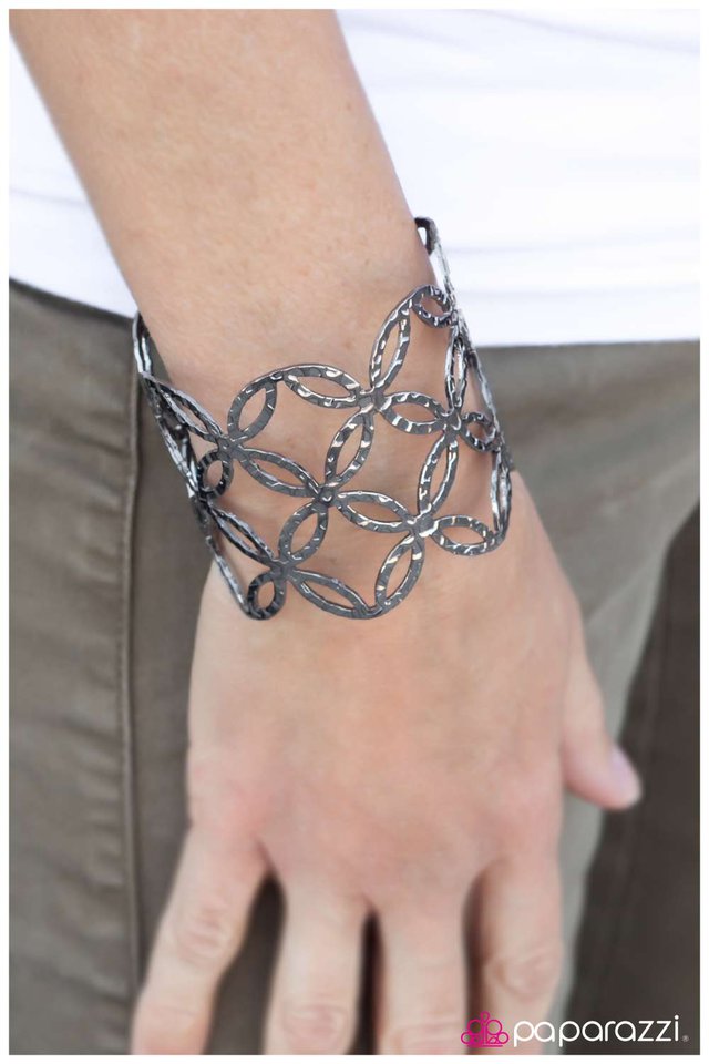 Paparazzi Bracelet ~ Wanderlust - Black