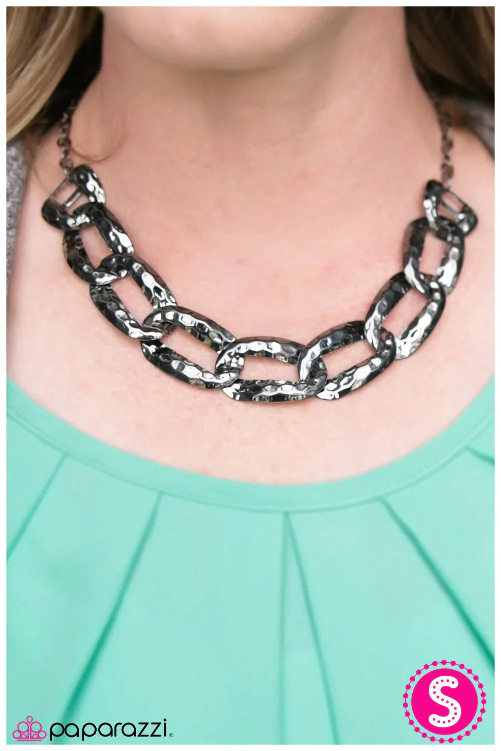 Paparazzi Necklace ~ La Vida Loca - Black