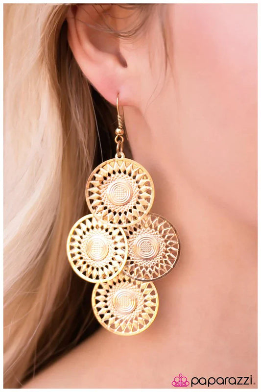 Paparazzi Earring ~ Where The Sun Dont Shine - Gold