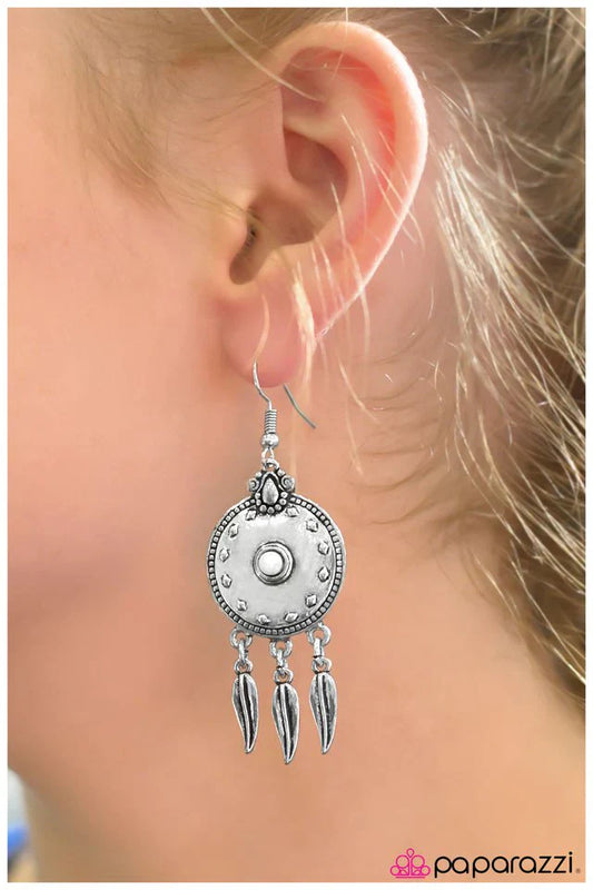 Paparazzi Earring ~ It Was All A Dream - White