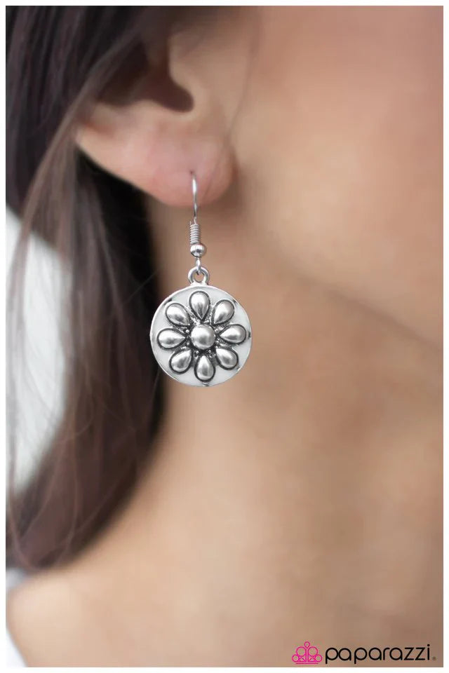 Paparazzi Earring ~ The Pep Squad - White