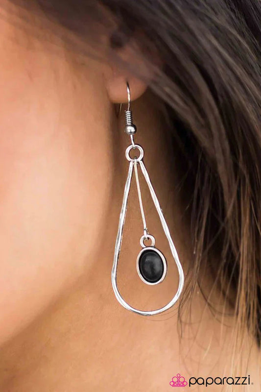 Paparazzi Earring ~ Slip Of The PENDULUM - Black