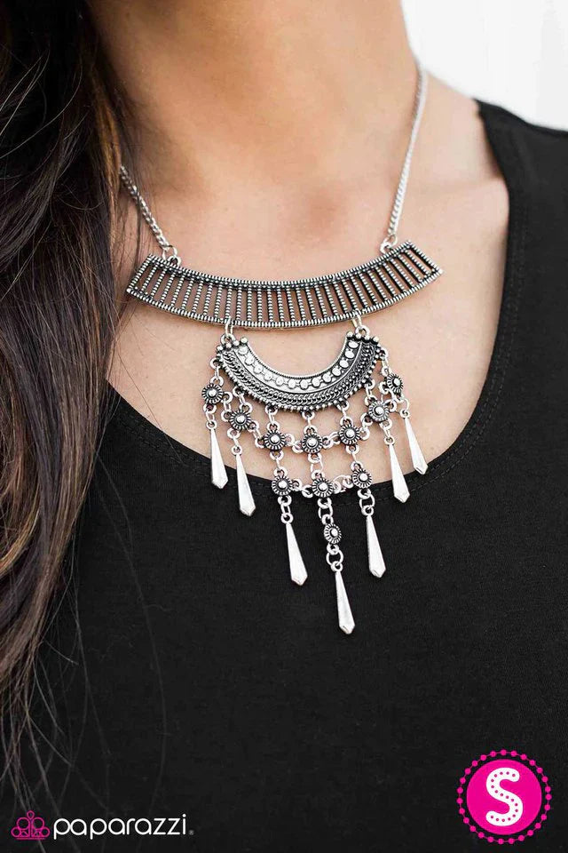 Paparazzi Necklace ~ The Grand Geisha - Silver