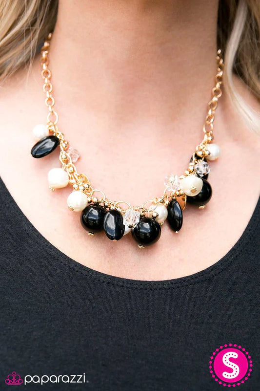 Paparazzi Necklace ~ Hollywood Starlet - Gold