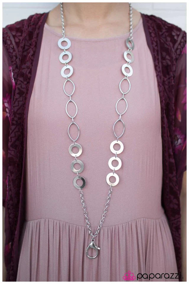 Paparazzi Necklace ~ The Ultimate Showdown - Silver