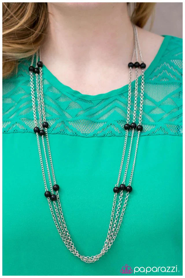 Paparazzi Necklace ~ Carry On - Black