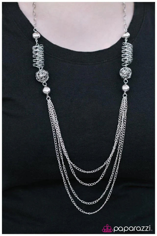 Paparazzi Necklace ~ Stretching The Rules - Black