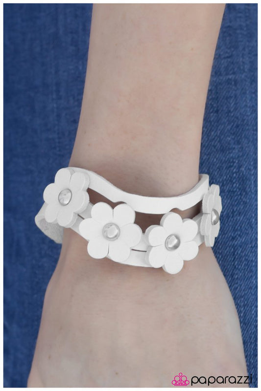 Paparazzi Bracelet ~ Steady As She Goes - White