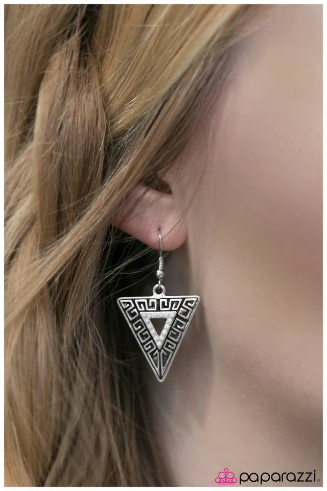 Paparazzi Earring ~ Age Of Discovery - White