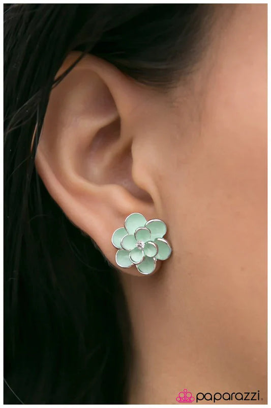 Paparazzi Earring ~ Gardener Of The Year - Green