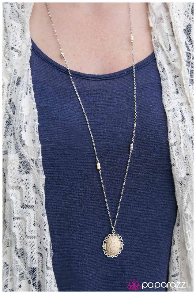 Paparazzi Necklace ~ Queen Of The Stone Age - White