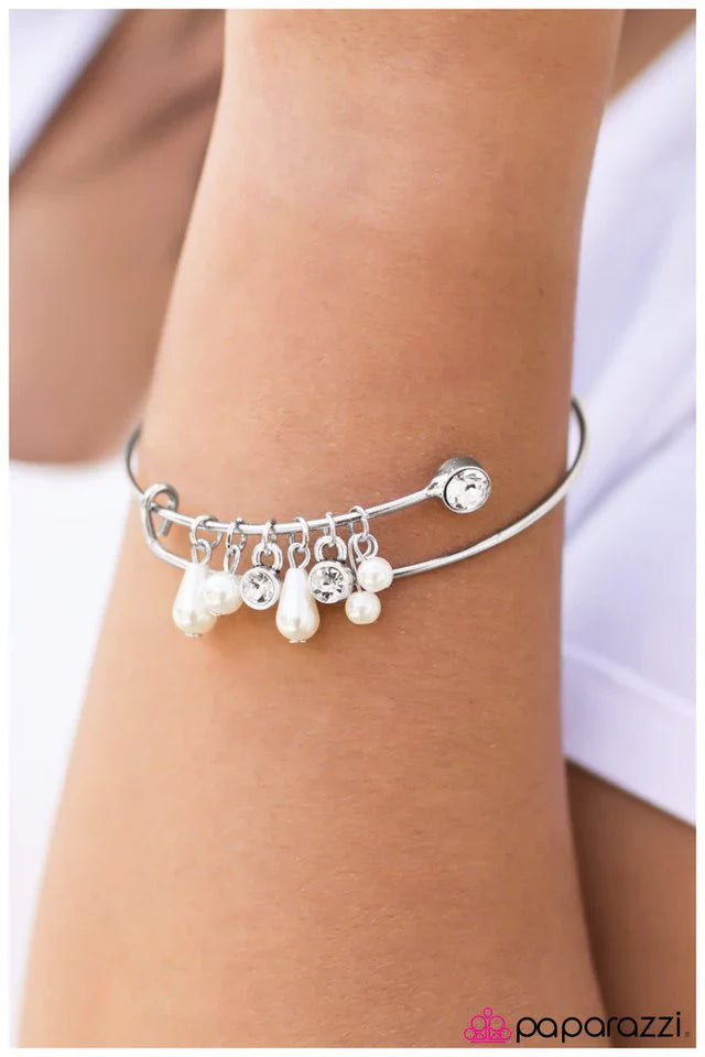 Paparazzi Bracelet ~ Good Evening - White