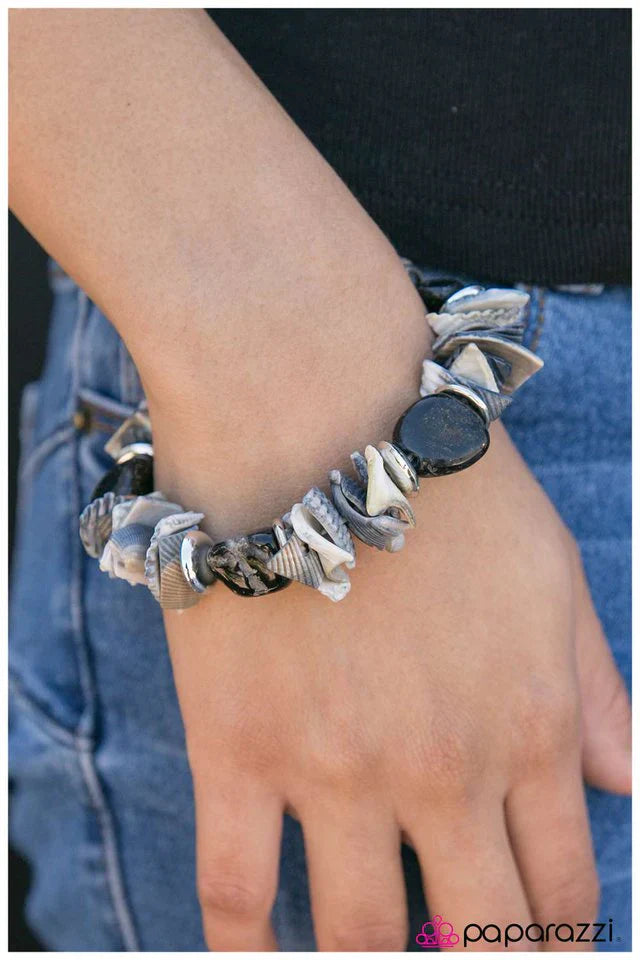 Paparazzi Bracelet ~ Somewhere Beyond The Sea - Black