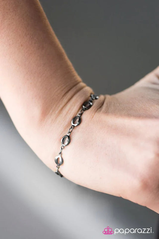 Paparazzi Bracelet ~ Simply the Finest - Black