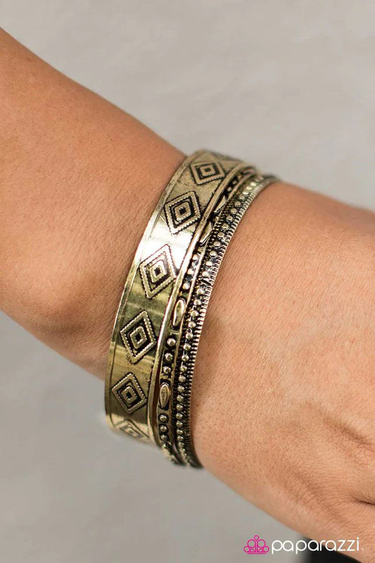 Paparazzi Bracelet ~ Dunes and Diamonds - Brass