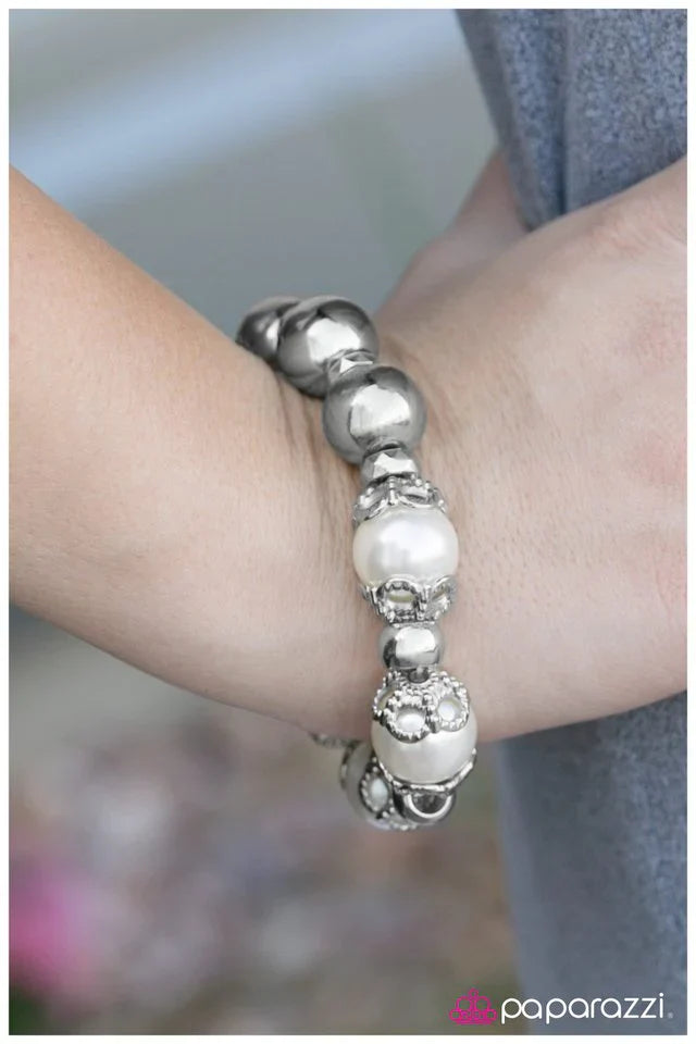 Paparazzi Bracelet ~ Romancing The PEARL - White