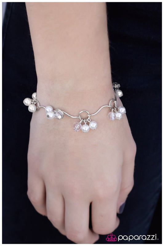 Paparazzi Bracelet ~ Metropolitan - White