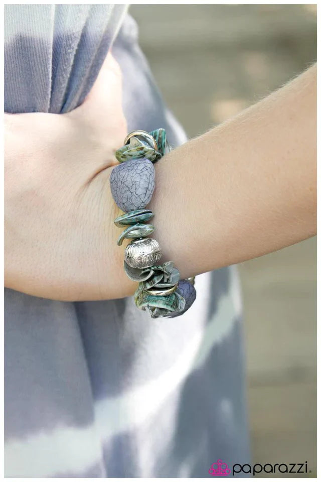 Paparazzi Bracelet ~ Shelling It Out - White