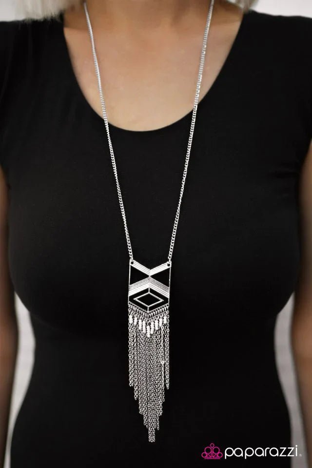 Paparazzi Necklace ~ California Dreaming - White