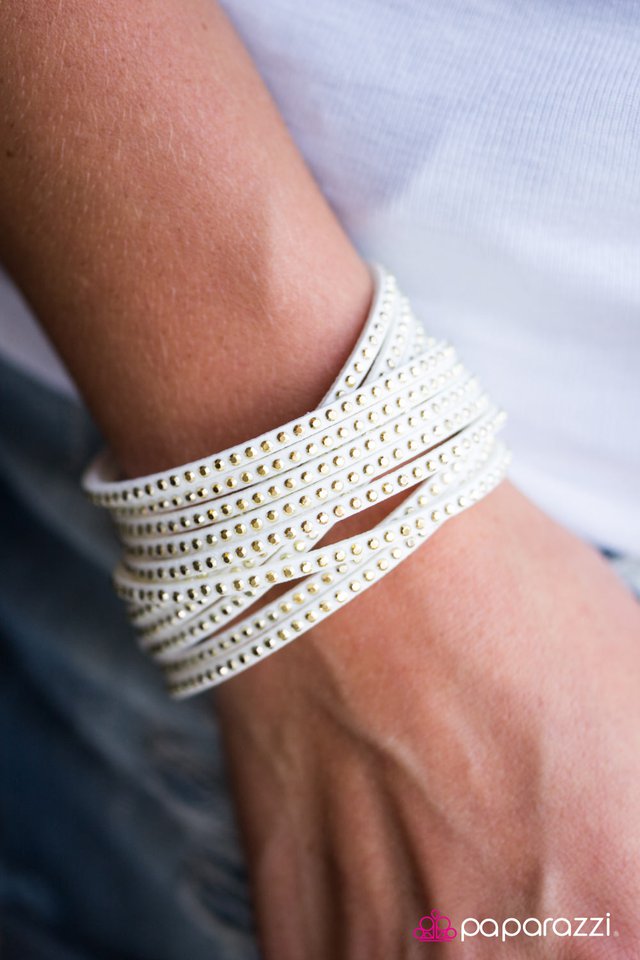 Paparazzi Bracelet ~ Dont Eat the Glitter - White