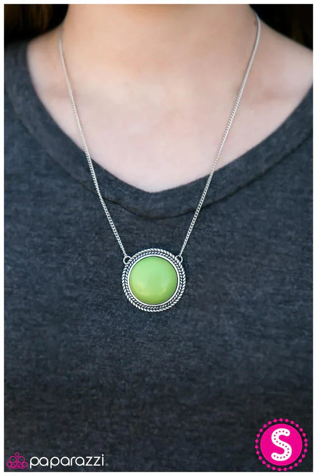 Paparazzi Necklace ~ Whats Poppin? - Green