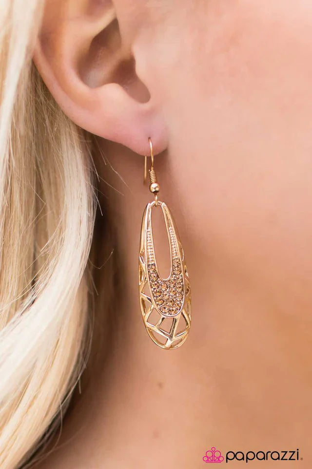 Paparazzi Earring ~ So DIVA-ous! - Gold