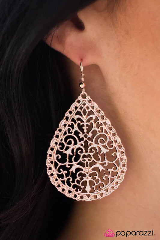 Paparazzi Earring ~ All VINE and Dandy - Gold