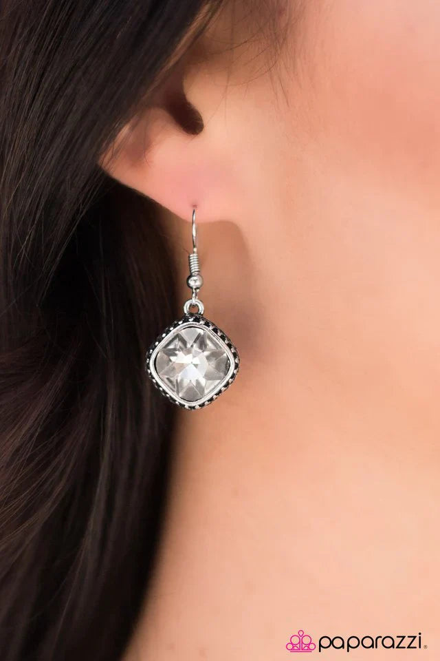 Paparazzi Earring ~ Royal Treasure - White