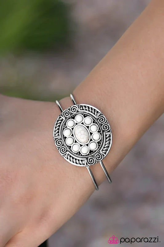 Paparazzi Bracelet ~ Pop ARTISAN - White