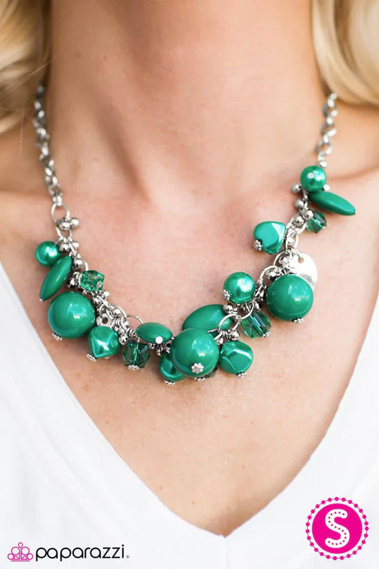 Paparazzi Necklace ~ Hollywood Starlet - Green