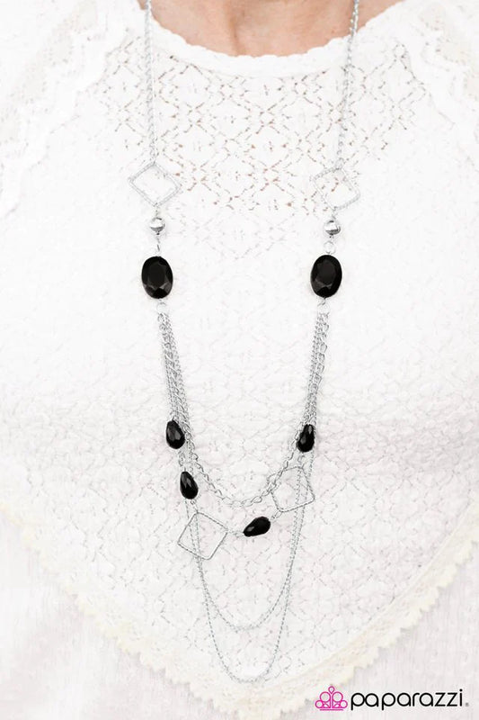 Paparazzi Necklace ~ Front Row Seats - Black