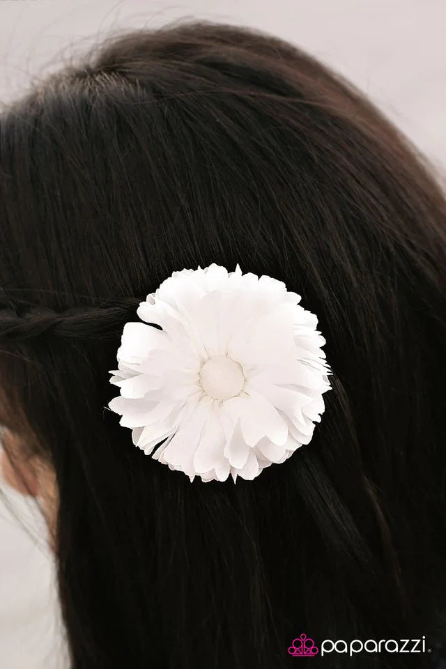 Paparazzi Hair Accessories ~ Life Of The Tea Party - White