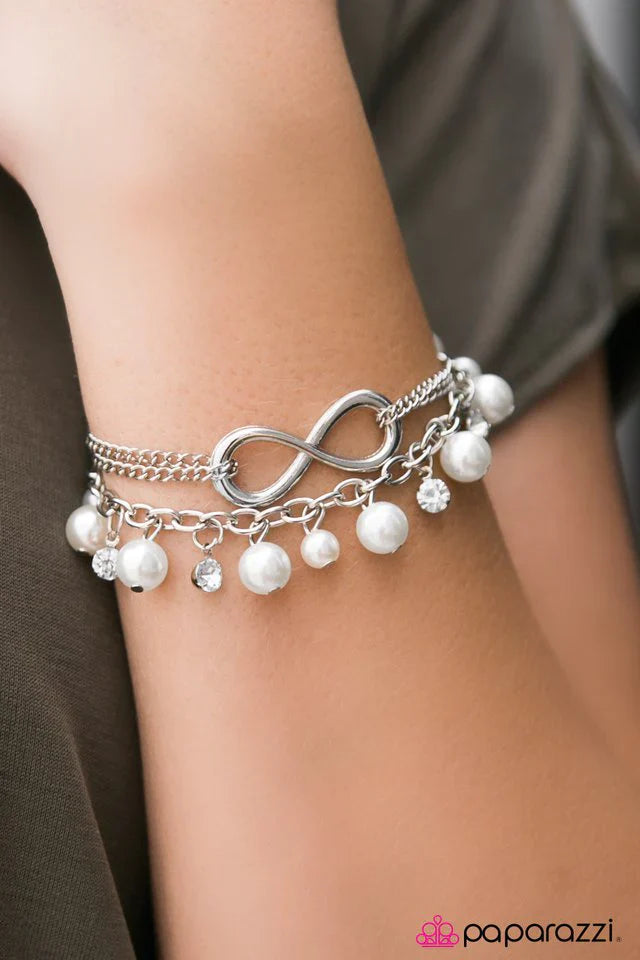 Paparazzi Bracelet ~ World Without End - White