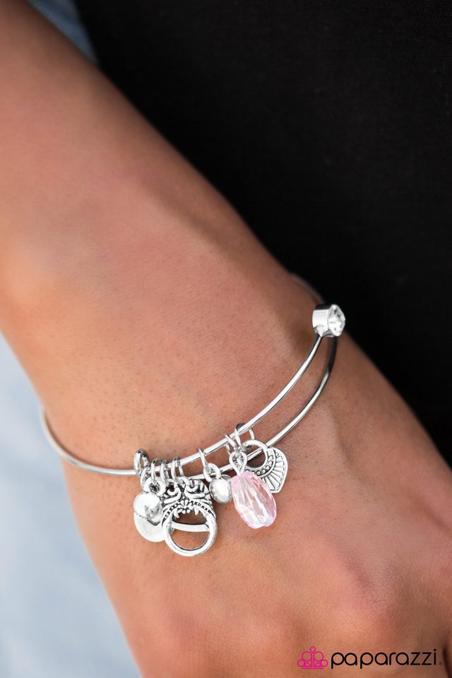Paparazzi Bracelet ~ Love Me True - Pink