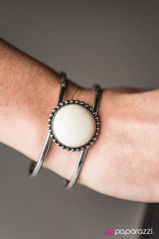 Paparazzi Bracelet ~ New Horizons - White