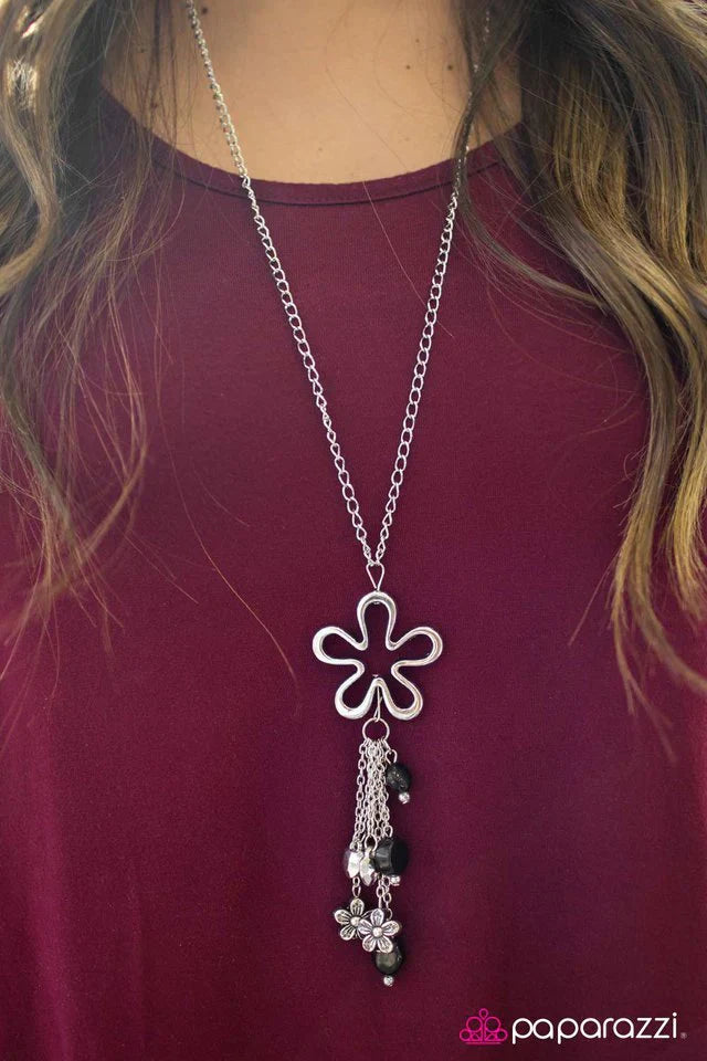 Paparazzi Necklace ~ The Flowers are Blooming - Black