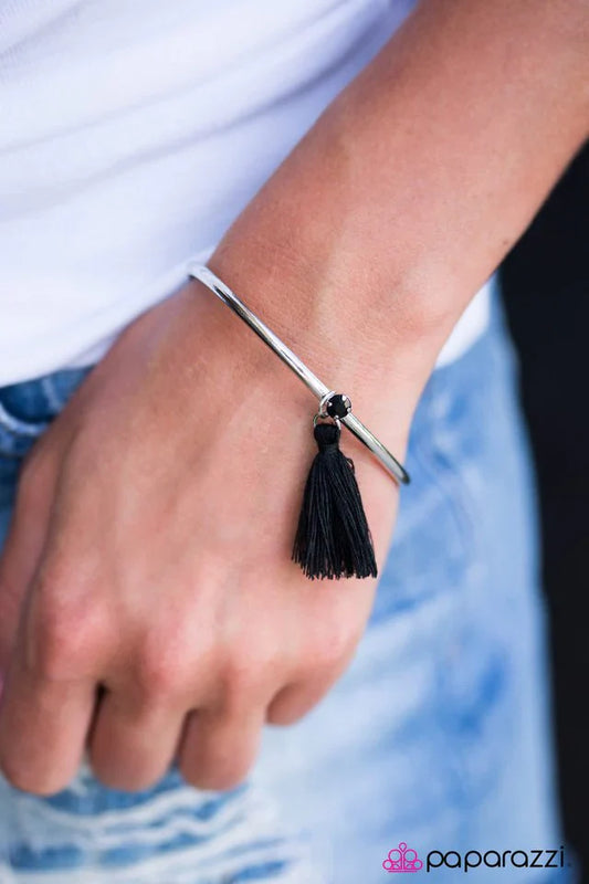Paparazzi Bracelet ~ Genteel Genie - Black