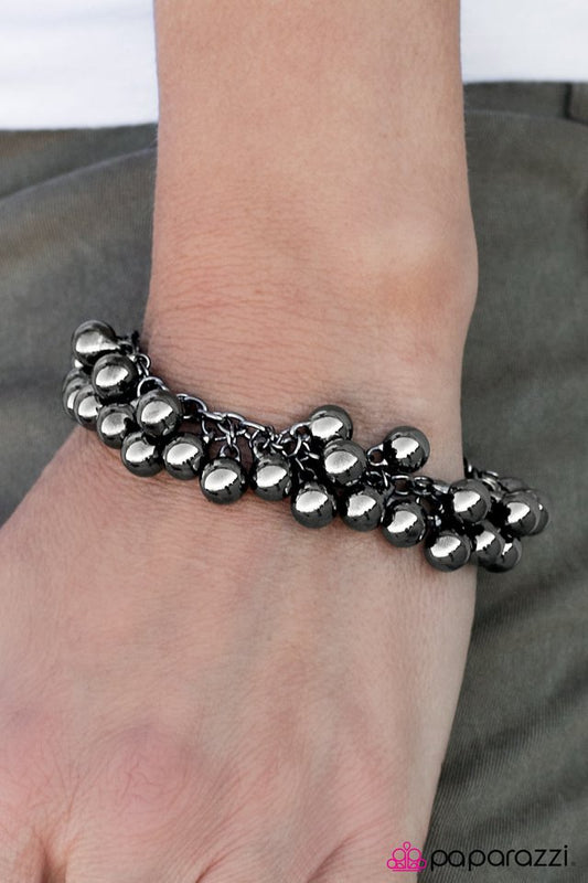 Paparazzi Bracelet ~ Dancing On Air - Black