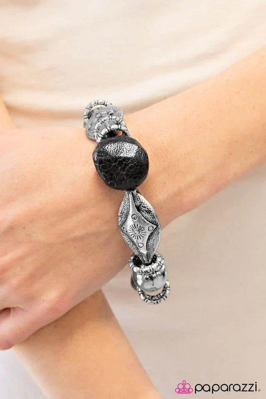 Paparazzi Bracelet ~ Something To Prove - Black