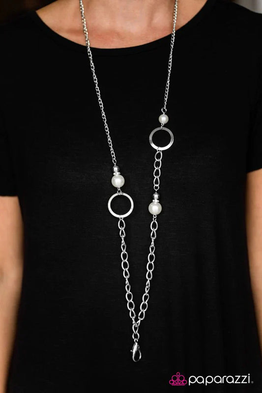 Paparazzi Necklace ~ Boss Day - White