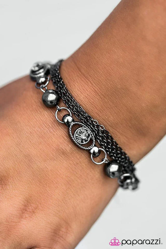 Paparazzi Bracelet ~ Seeing Eye to Eye - Black