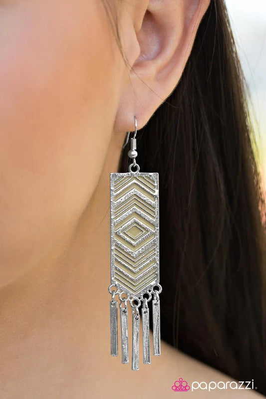 Paparazzi Earring ~ Lone Star - Green