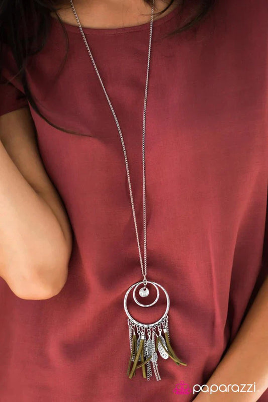 Paparazzi Necklace ~ Fearless Dreamer - Green