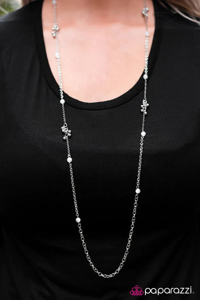 Paparazzi Necklace ~ Twinkling Twilight - White